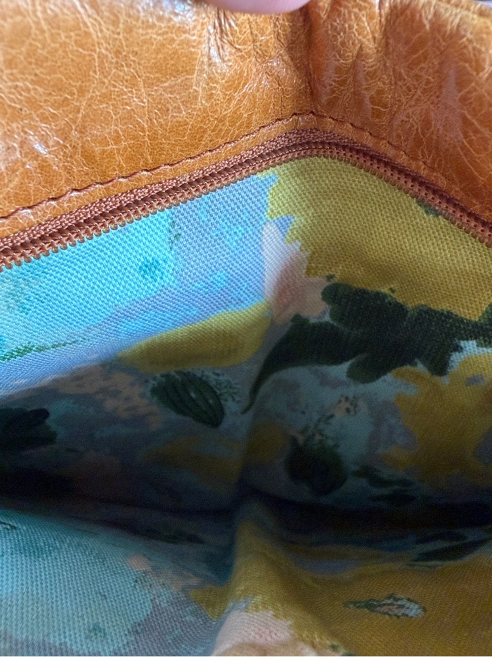 HOBO Lauren Vintage Leather Clutch Wallet - Picture 4 of 9